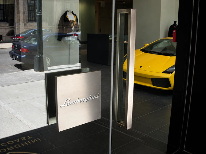 lamborghini-showroom-reflections-and-detail